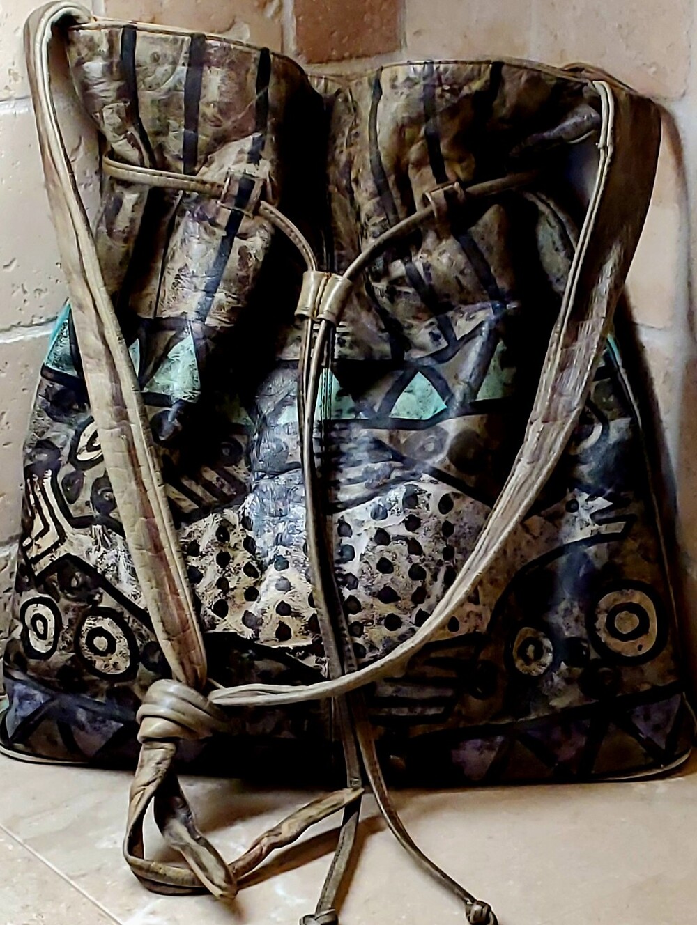 Vintage Jane Yoo “Wearable Art” Hand-Painted Leather Shoulder Bag -Beautiful!